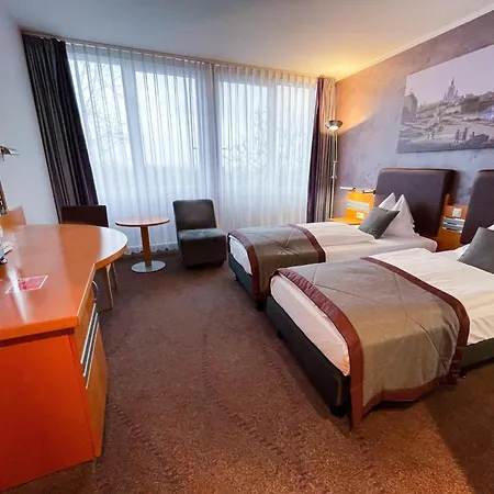 Ramada By Wyndham Dresden-2