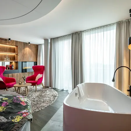 Hüttenhof - Wellnesshotel&Luxus-Bergchalets - Adults only-2