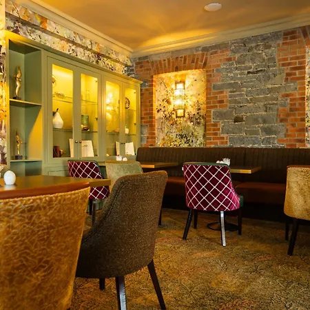 Falls Hotel&Spa-3