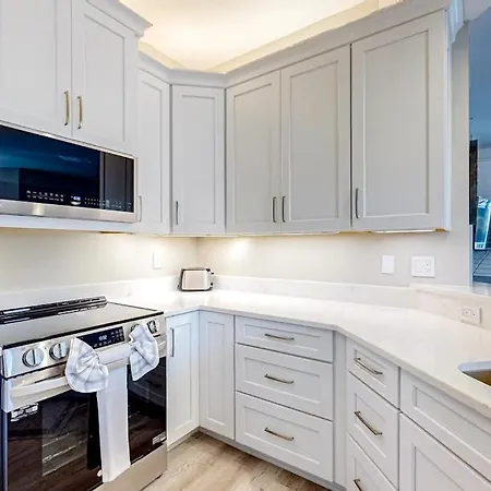 Luxury Condo In Regatta-3