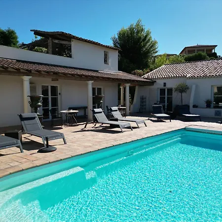 Villa Vue Mer Avec Rooftop Et Piscine 10 Personnes Les Issambres-2