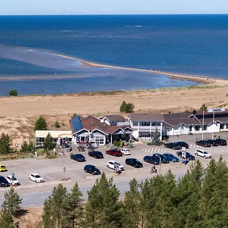 Hotel Lokkilinna-2