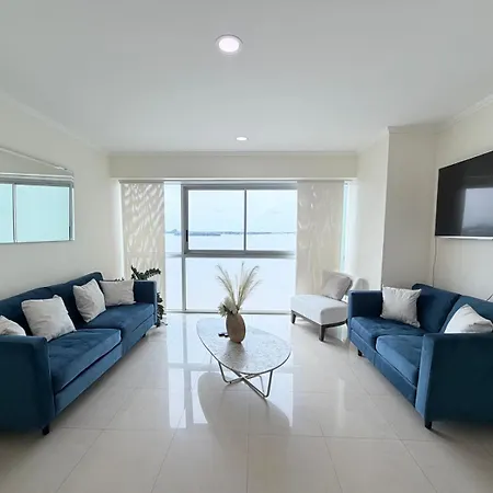 Riverfront I, Piso 6, Suite Vista Al Rio, Puerto Santa Ana, Guayaquil-3