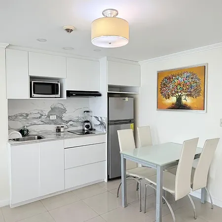 Riverfront I, Piso 6, Suite Vista Al Rio, Puerto Santa Ana, Guayaquil-2