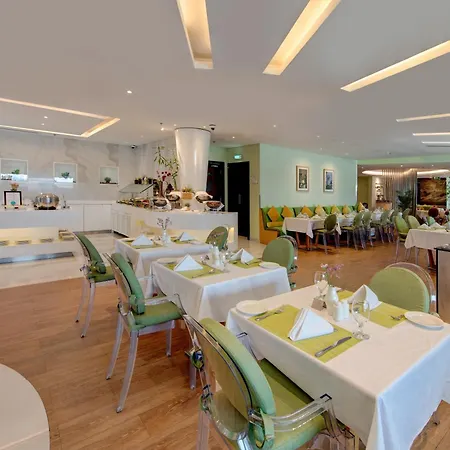Ramada Abu Dhabi Corniche-3