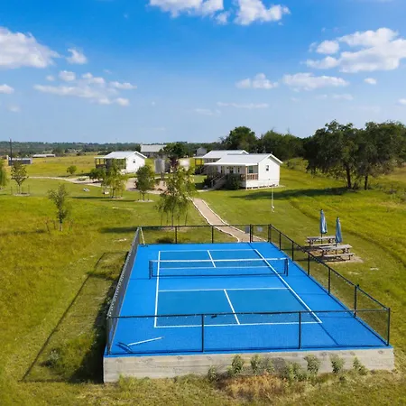 Laurel Court Cottages- A Pickleball Getaway-3