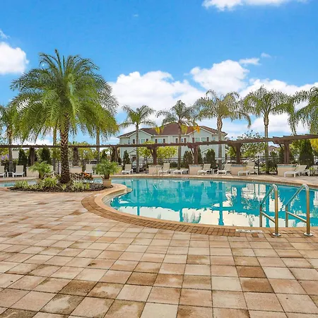 Spacious Family Friendly Home With Resort Style Shared Pool-2