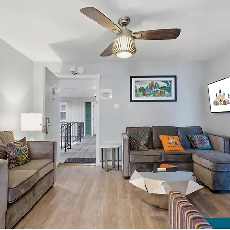 1Br Frenchmen Stay W Pool, Hot Tub & Balcony-2