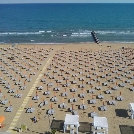 Hotel Mondial-2