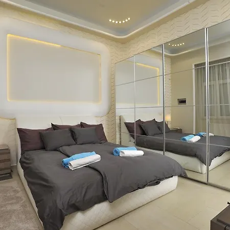 Basilica Grand Luxury In The Historic Center-3
