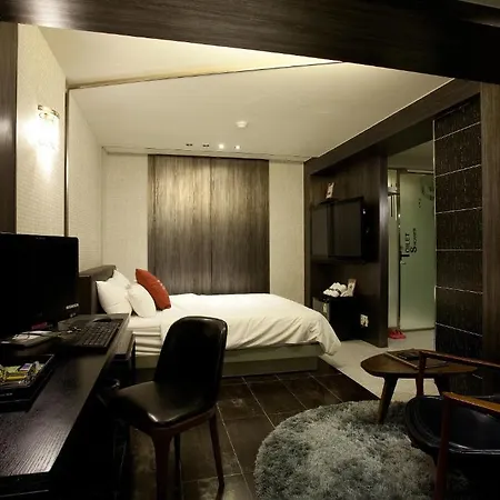 Hotel Hip-2