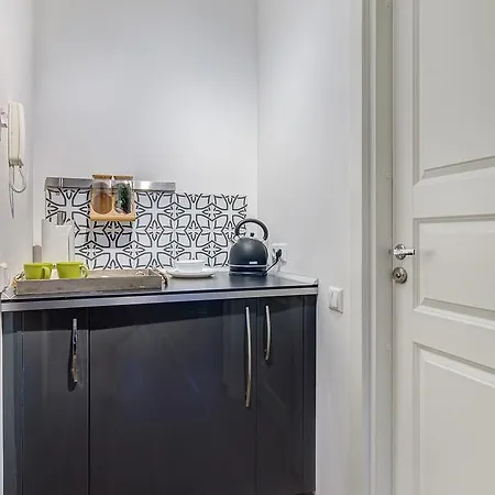 June Street Spa Apartments-2