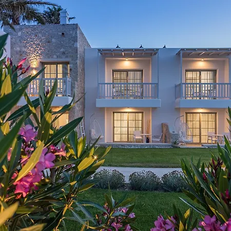 White Pearls-Adults Only Luxury Suites-3