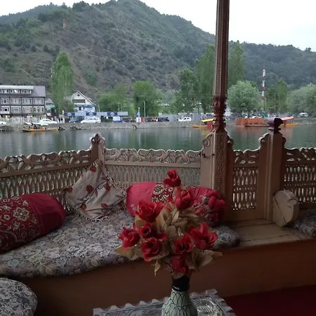 House Boat New Pala Palace-2