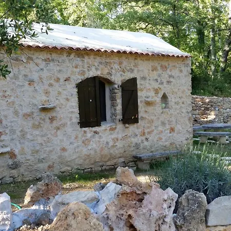Le Donjon Des Combes Et Son Spa-3