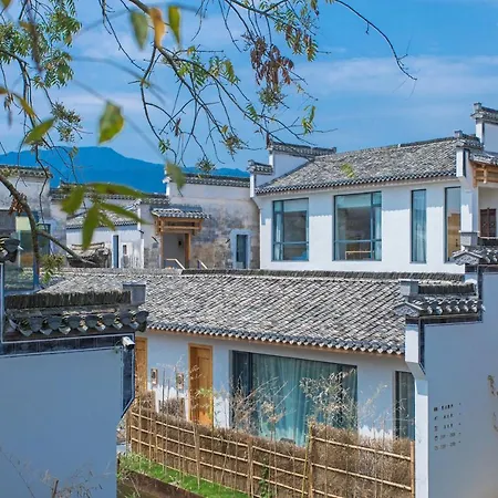 Hongcun Old Street Country House-3