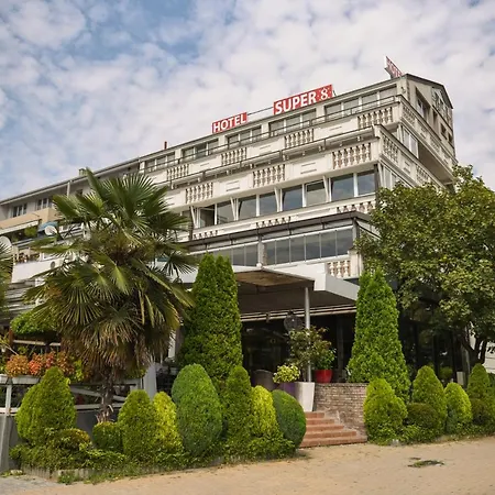 Hotel Super 8-3
