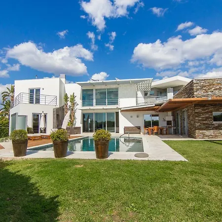 Ferragudo Premium Villa - Heatable Pool & River Views-2