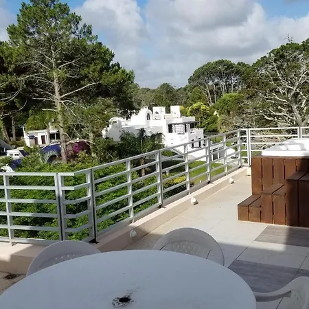 Espectacular Penthouse Con Terraza Parrillero Y Jacuzzi Propio, Premiado Por Award Tercer Ano Consecutivo -Edificio Jardins Del Est San Rafael--3