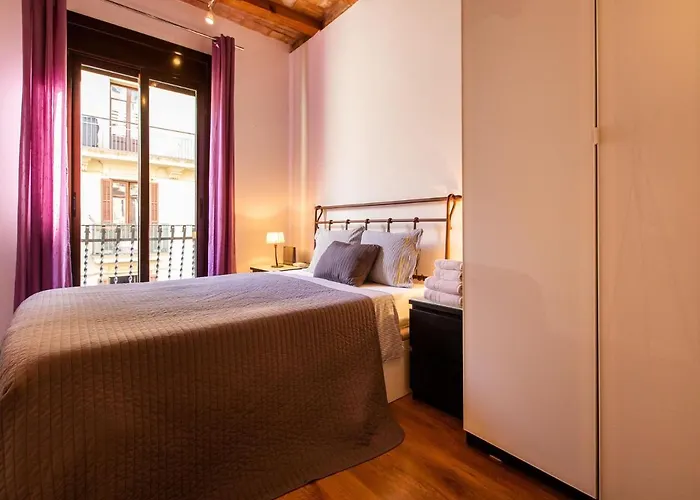 Tapioles - Lovely Apartment In Poble Sec Barcelona