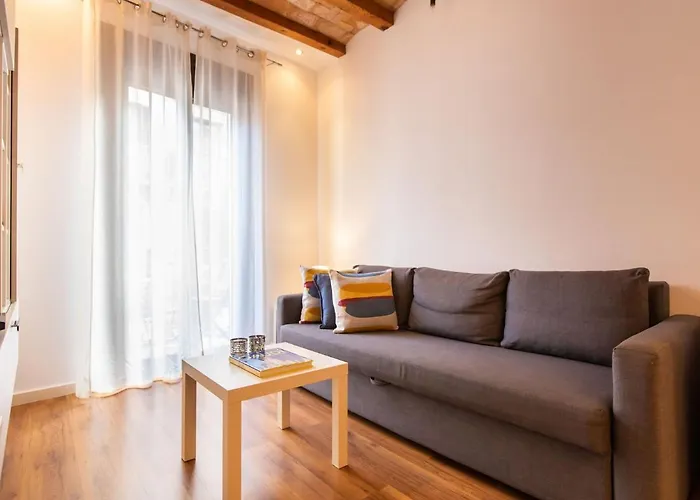 Tapioles - Lovely Apartment In Poble Sec Barcelona