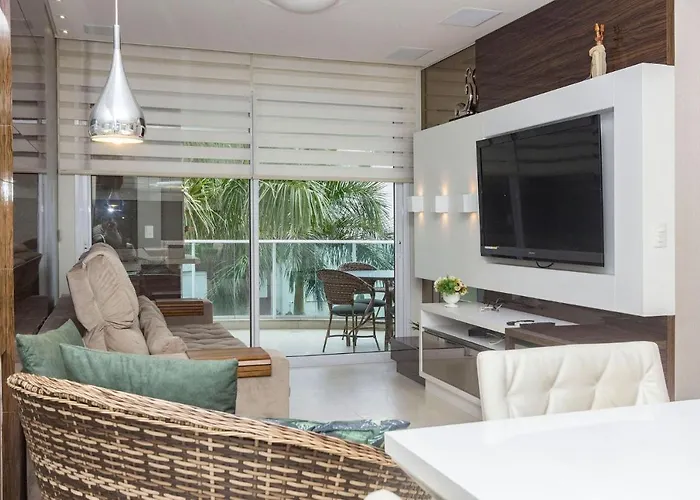Boulevard 205A - Excelente Apartamento Em Condominio De Luxo No Centro De Bombinhas - Piscina - Jacuzzi - Academia - Portaria 24H.