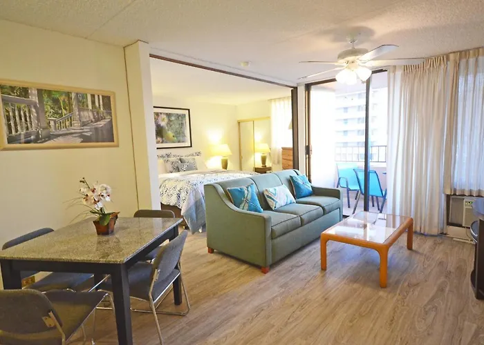 Royal Kuhio 1309 With King Bed, Free Parking/Wifi, Mins To Beach! Honolulu