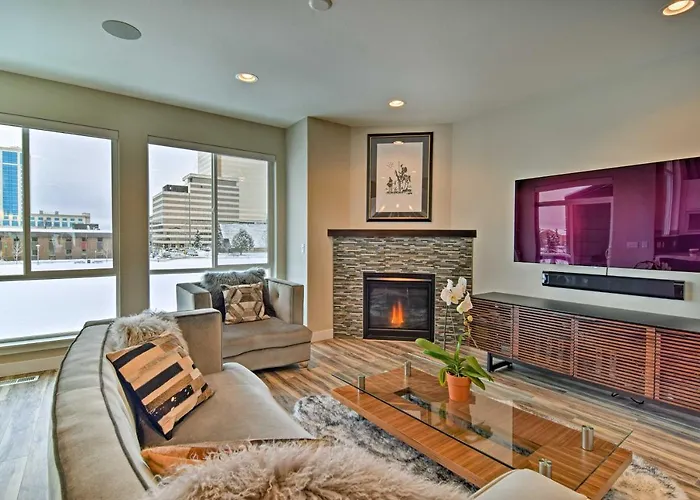 Modern Anchorage Townhome - By Delaney Park Strip!
