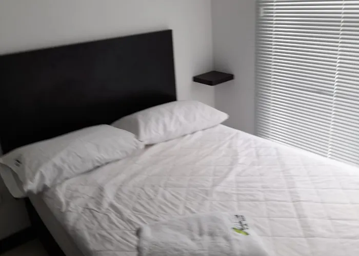 Apartamentos Con Piscina Cerca A Parque Del Cafe Montenegro