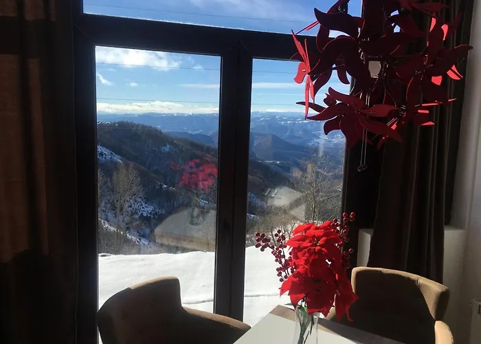 Dvori E11 Hilltop Kopaonik