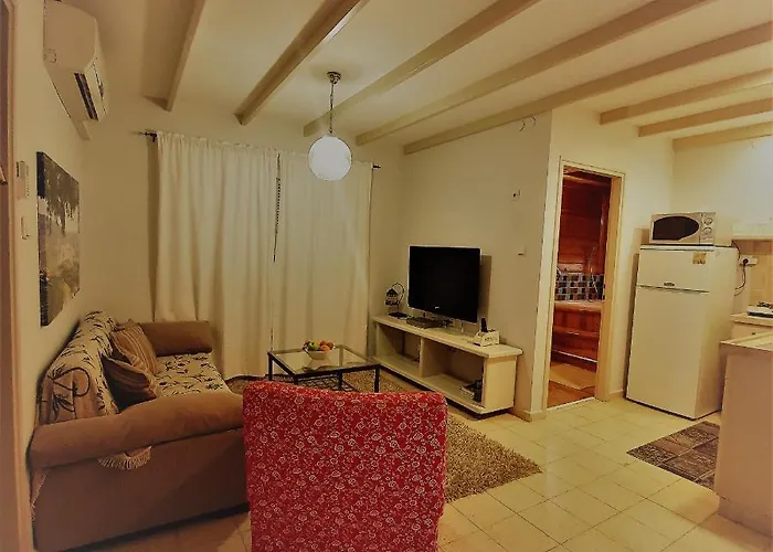 Ferienwohnung בחצר של טובה Hazon