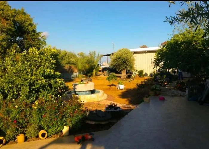 Ferienwohnung בחצר של טובה Hazon