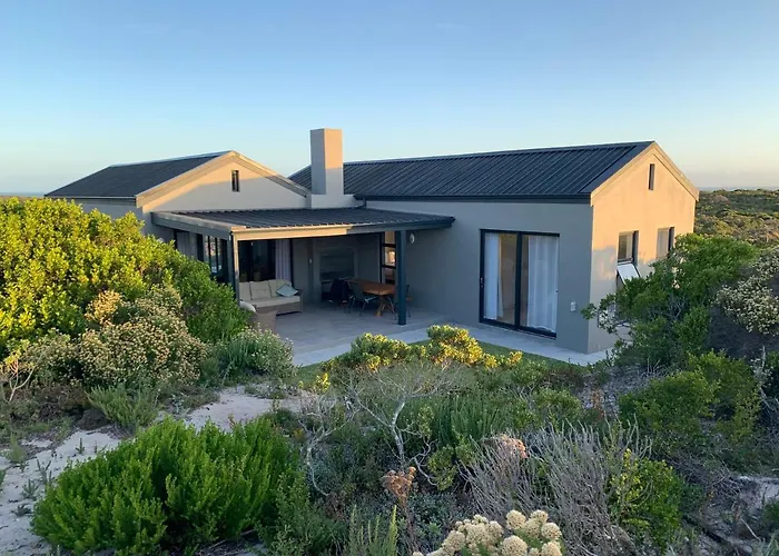Romansbaai At 402 - With Solar Power Gansbaai