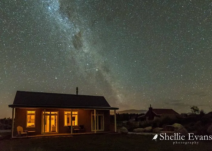 Night Sky Cottage - Kahu Cottage - Hot Tub Twizel