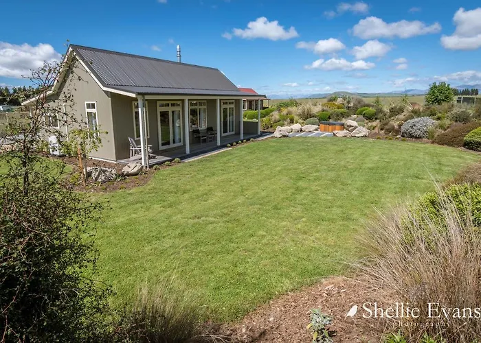 Night Sky Cottage - Kahu Cottage - Hot Tub Twizel