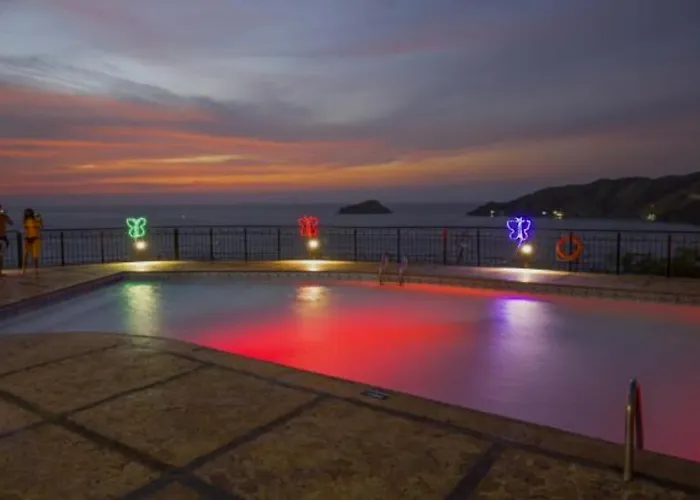 Apartamento Familiar Con Piscina En Gaira Santa Marta