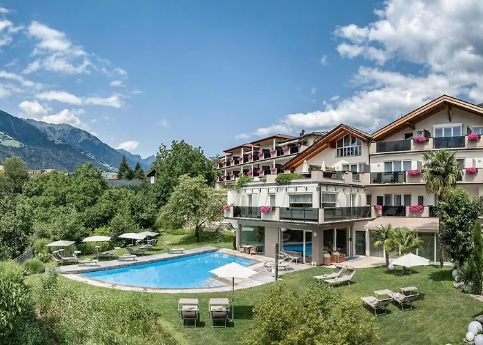 Baumgartner's Blumenhotel Schenna