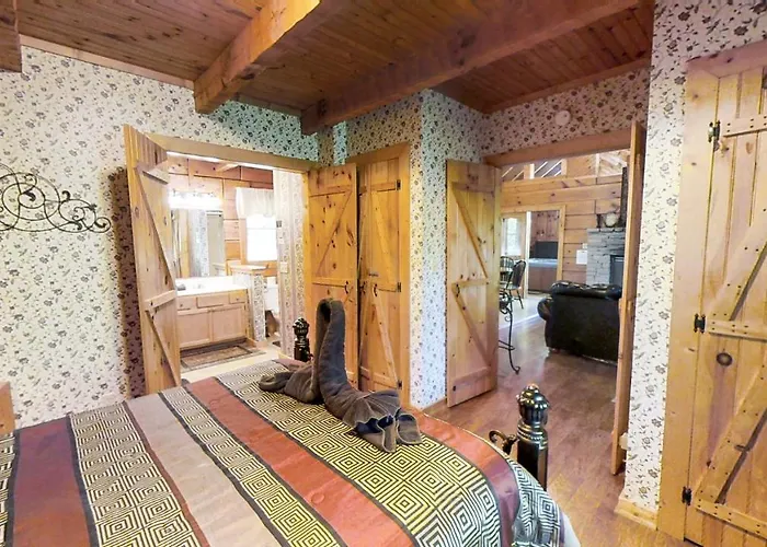Priscilla Heights Lane Cabin 3301 Pigeon Forge