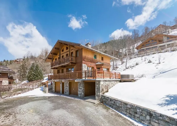 Chalet Himalaya , 10 Person Chalet With 5 Ensuite Bedrooms And Outdoor Jacuzzi In Meribel Centre