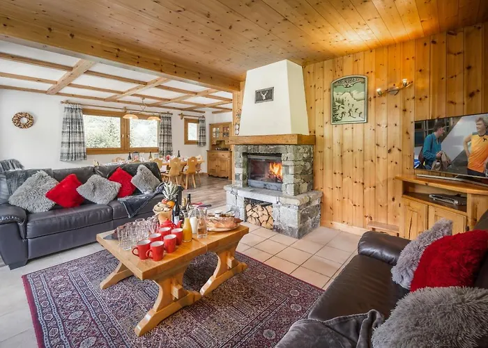 Chalet Himalaya , 10 Person Chalet With 5 Ensuite Bedrooms And Outdoor Jacuzzi In Meribel Centre