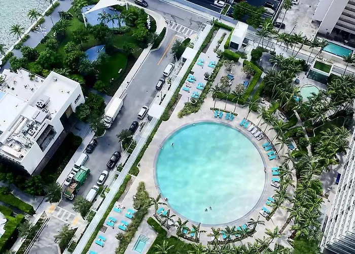 Luxe Miami Condo With Community Pool And Hot Tub!