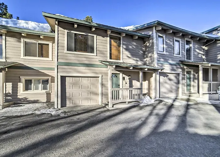 Epic Mammoth Lakes Getaway With Shared Pool, Hot Tub