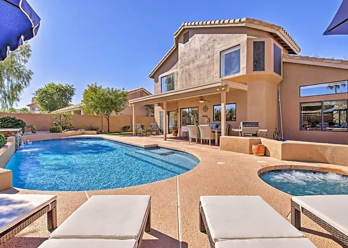 Upscale Phoenix Abode: Walk To South Mountain Park