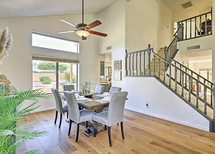 Upscale Phoenix Abode: Walk To South Mountain Park