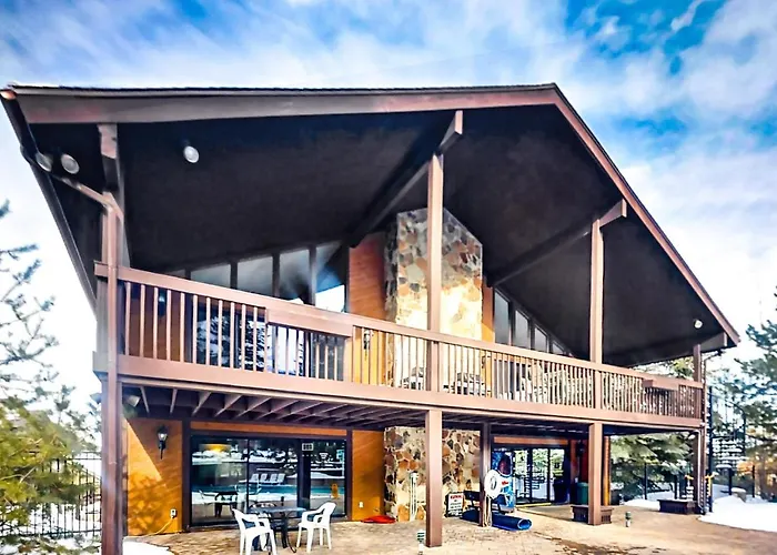 Redpine Condominums T-19 Park Stadt