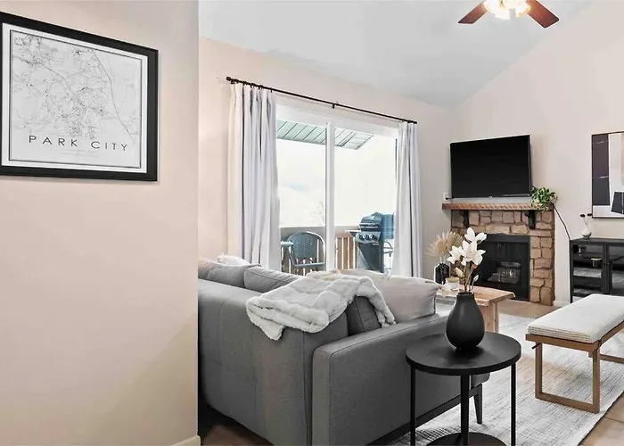 Cozy Top Floor Condo With Mountain Views Park Stadt