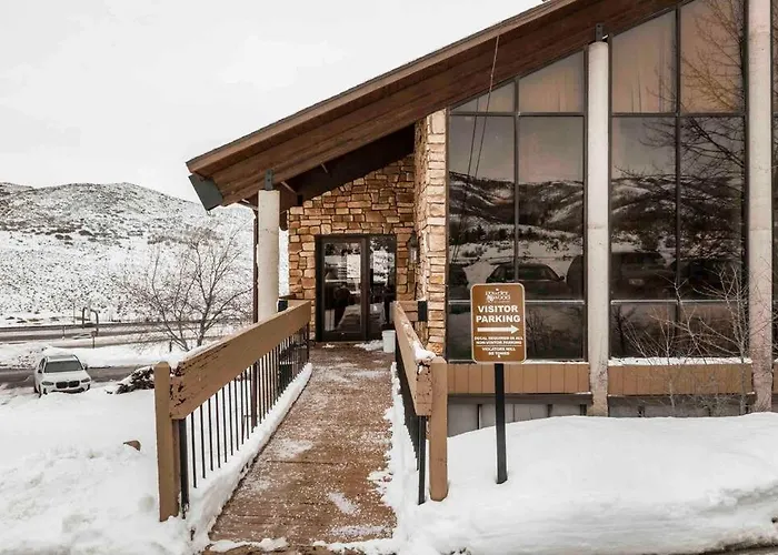 Cozy Top Floor Condo With Mountain Views Park Stadt