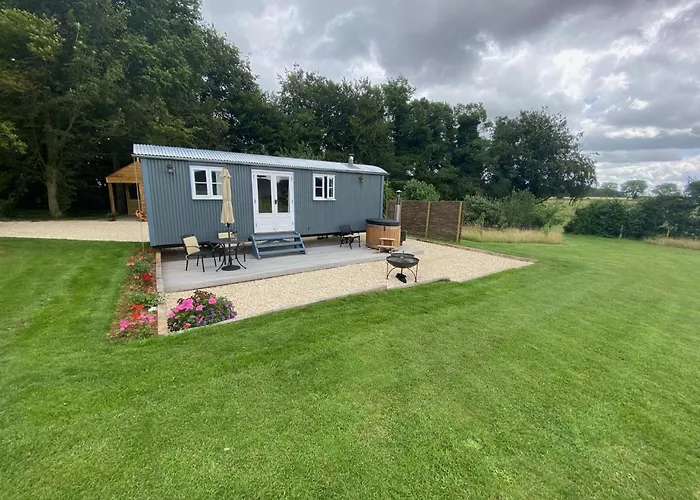 The Bibury - Westwell Downs Shepherd Huts Oxford