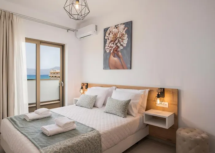 Indigo Blue Seaside Deluxe Apartments Kíssamos