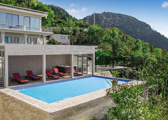 Awesome Home In Kotor